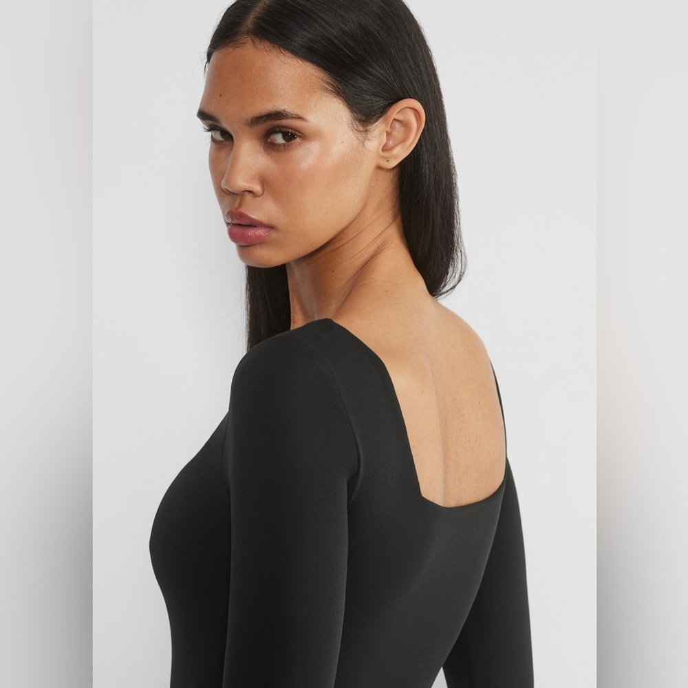 Babaton Aritzia Original Contour Squareneck‎ Bodysuit Size XL - Picture 2 of 16
